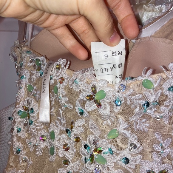 Gown - Picture 5 of 5